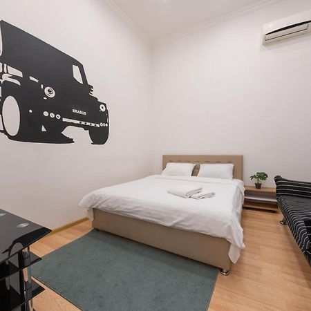 Kievaccommodation In The Center 24H Self Check-In Экстерьер фото