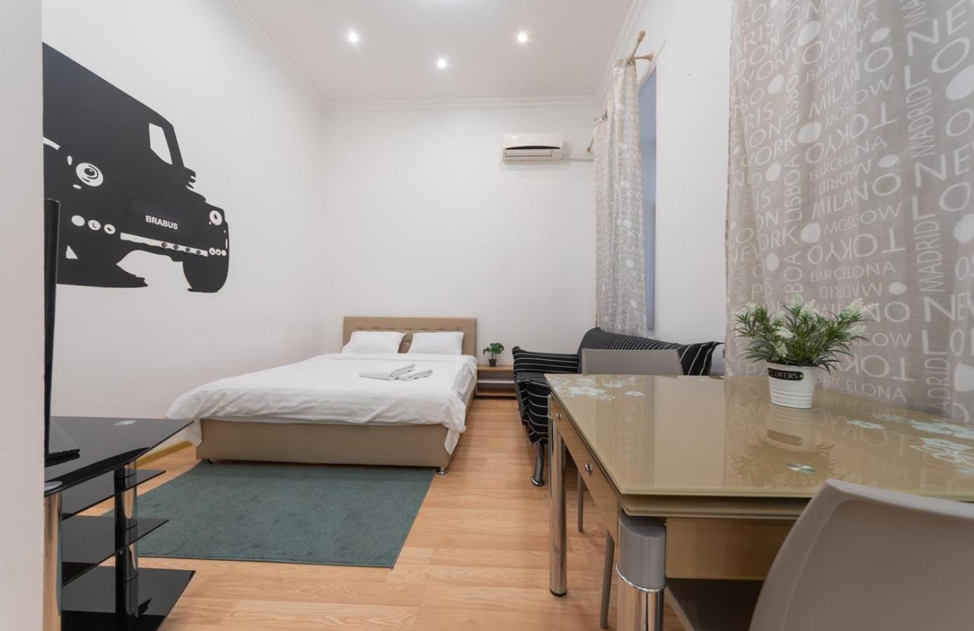 Kievaccommodation In The Center 24H Self Check-In Экстерьер фото