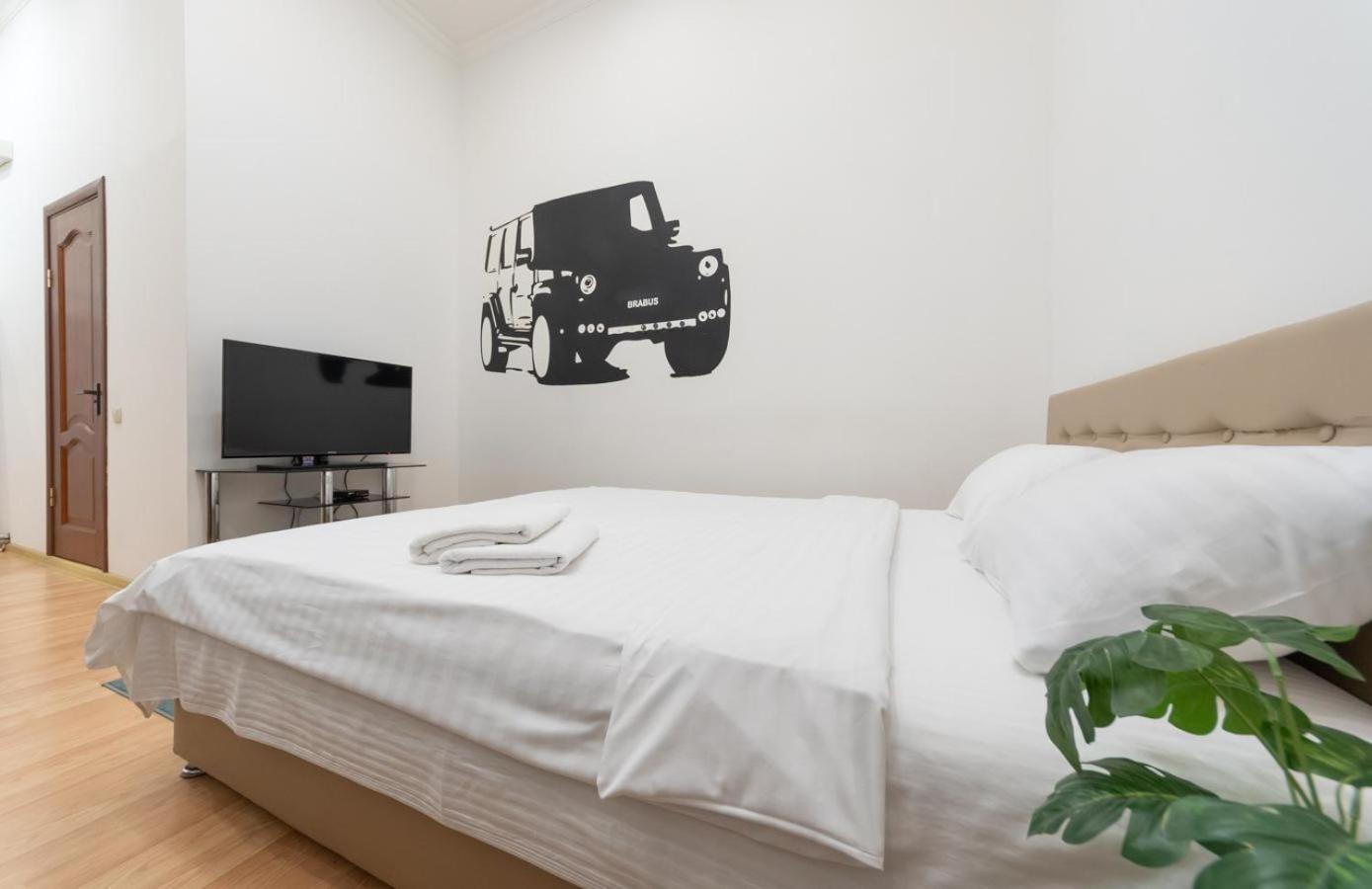 Kievaccommodation In The Center 24H Self Check-In Экстерьер фото