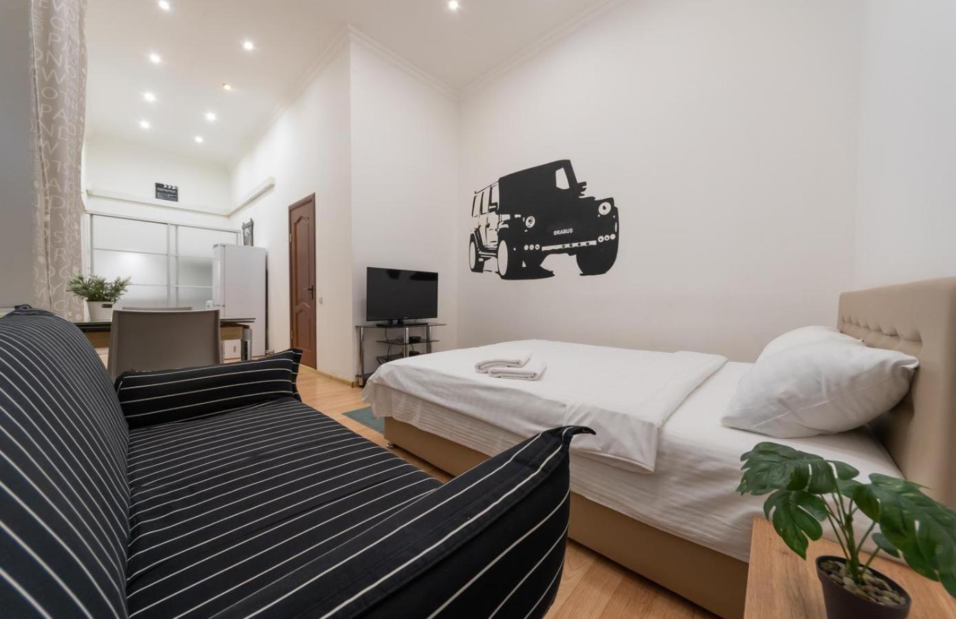 Kievaccommodation In The Center 24H Self Check-In Экстерьер фото