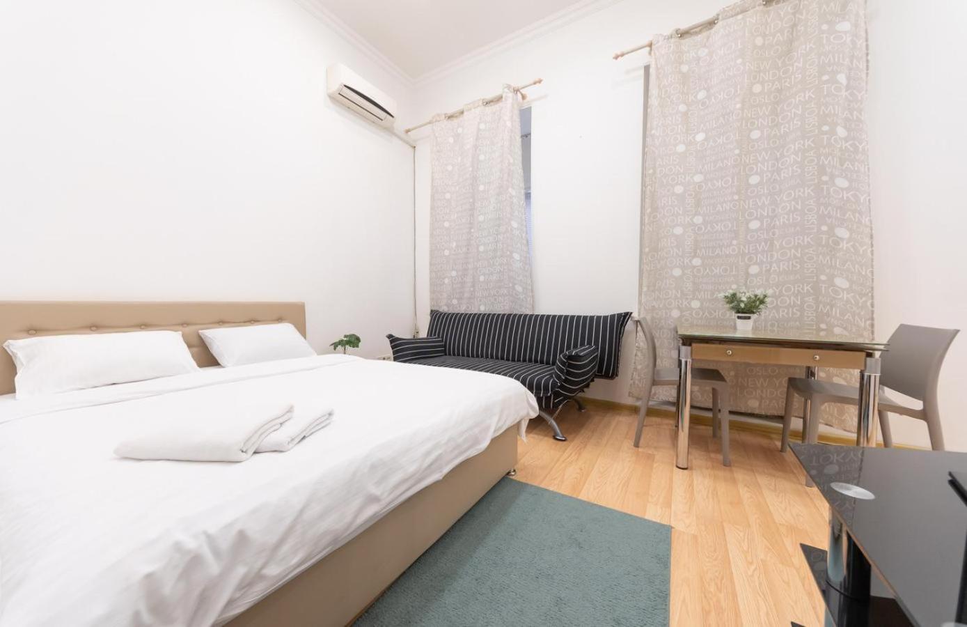 Kievaccommodation In The Center 24H Self Check-In Экстерьер фото