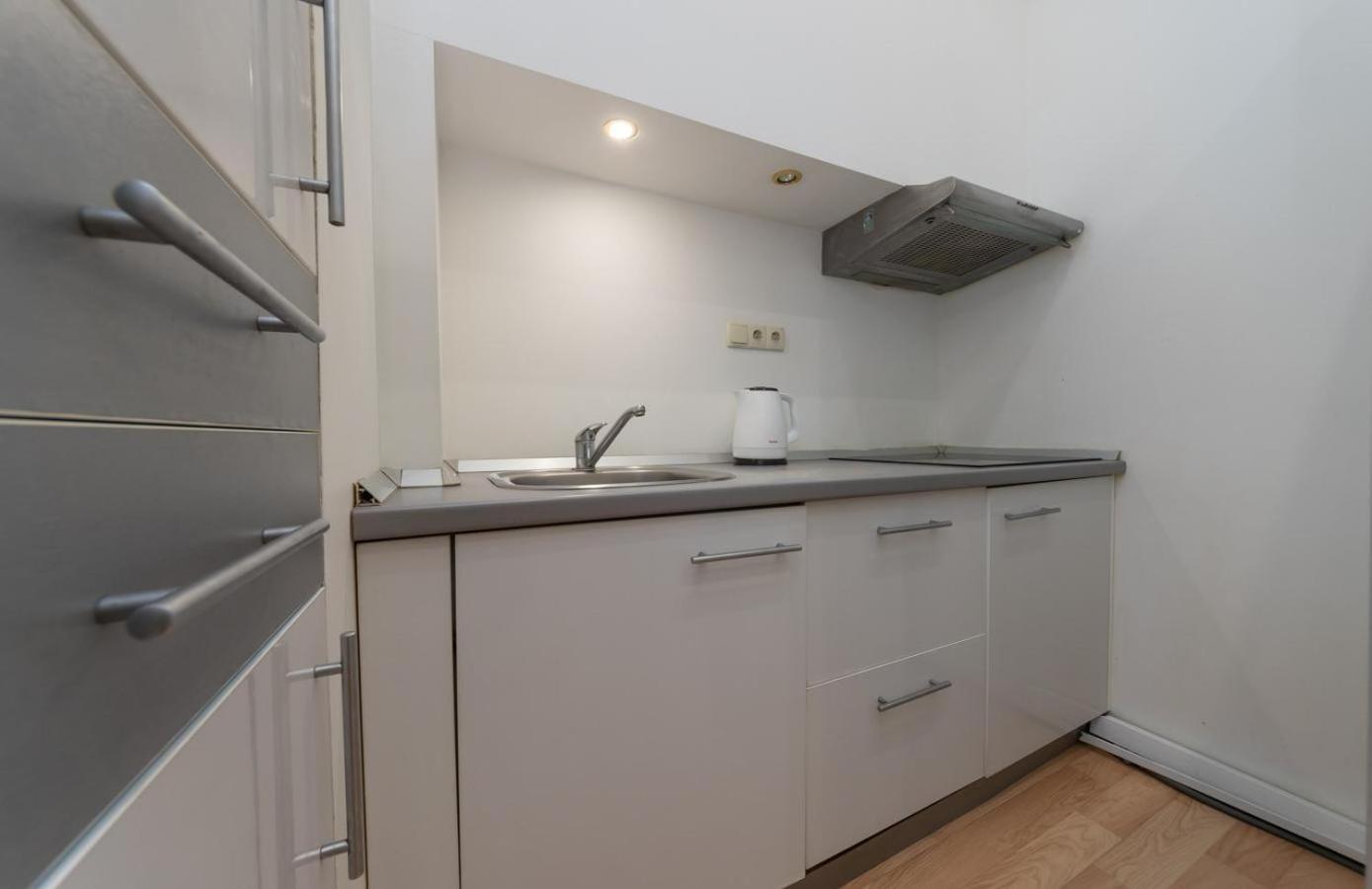 Kievaccommodation In The Center 24H Self Check-In Экстерьер фото