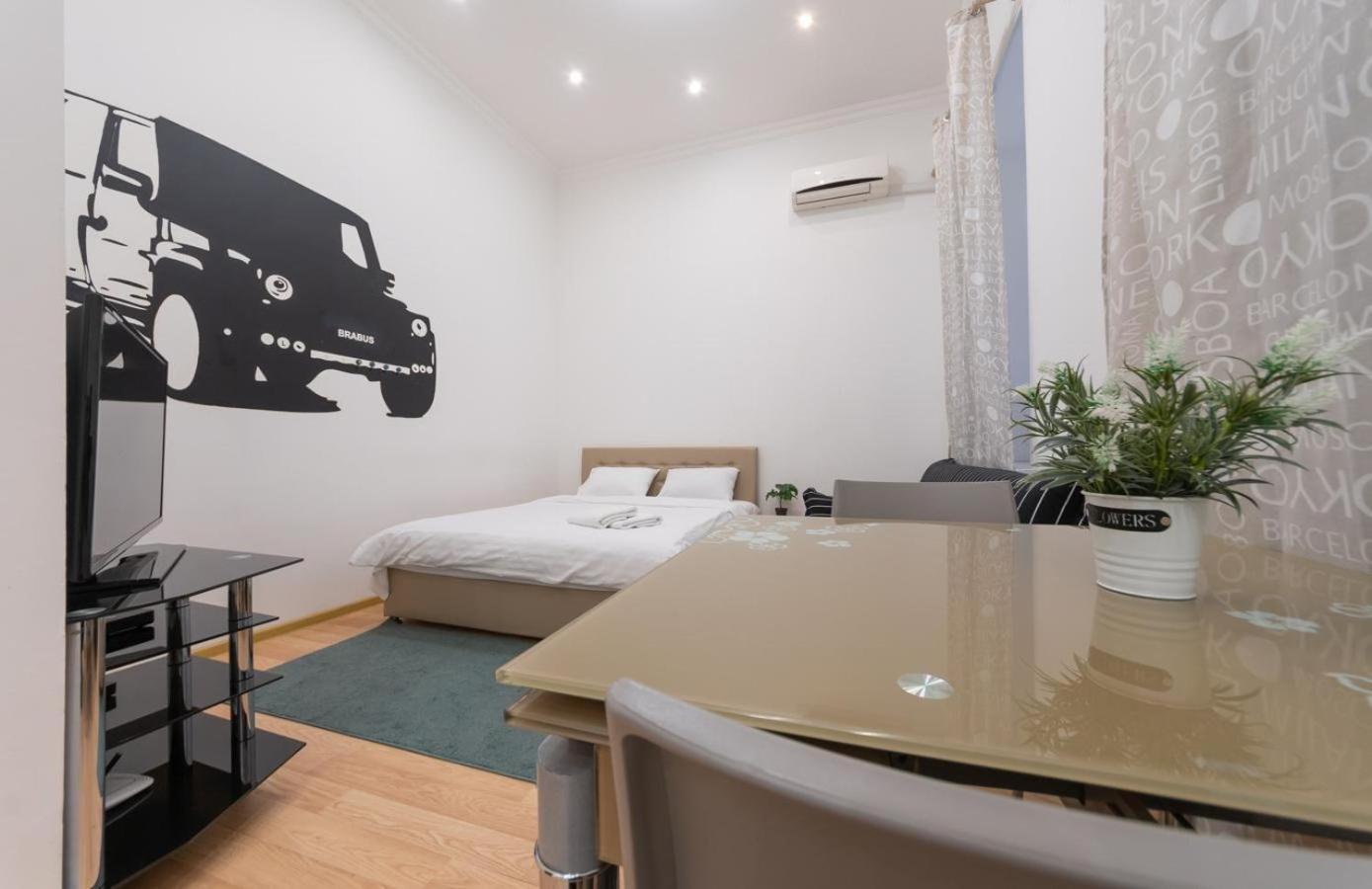 Kievaccommodation In The Center 24H Self Check-In Экстерьер фото