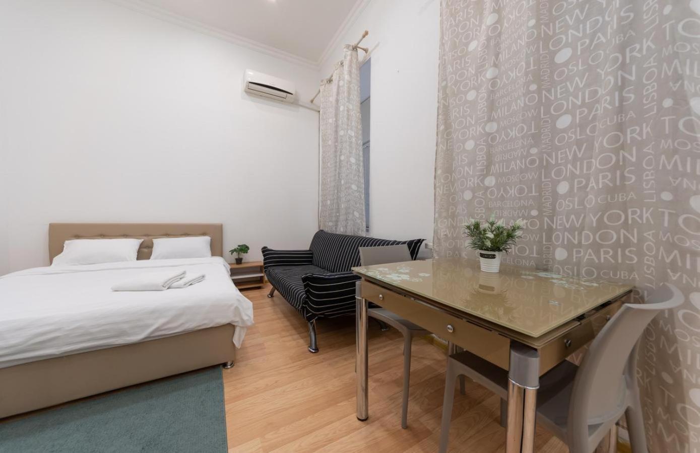 Kievaccommodation In The Center 24H Self Check-In Экстерьер фото