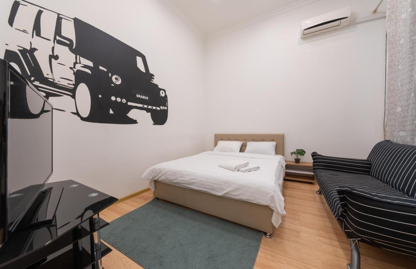 Kievaccommodation In The Center 24H Self Check-In Экстерьер фото